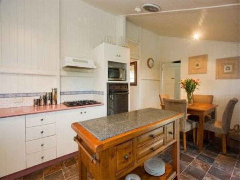 10 Thorpe Street, Wooloowin QLD 4030