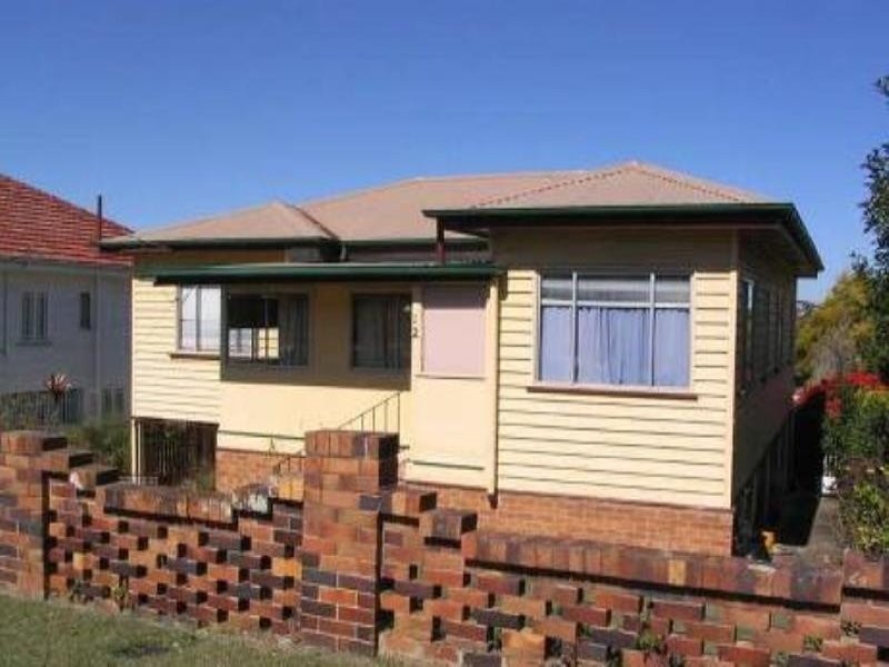 12 Tathra Street, Stafford QLD 4053