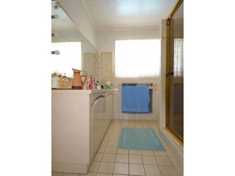 222 Graham Rd, Bridgeman Downs QLD 4035