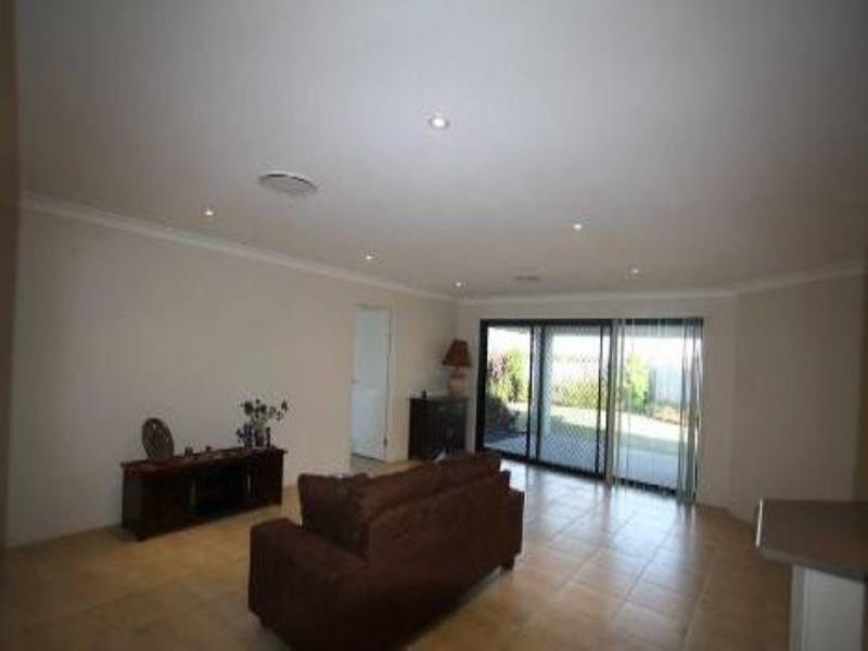 3 Diane Parade, Kallangur QLD 4503