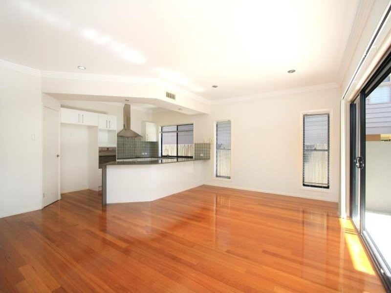 132 Mcilwraith Avenue, Norman Park QLD 4170