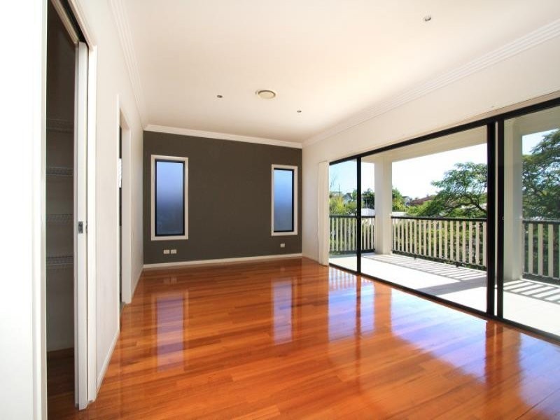 132 Mcilwraith Avenue, Norman Park QLD 4170