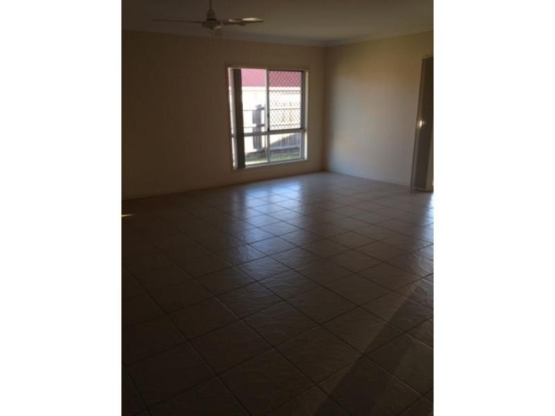 11 Brodie Court, Hillcrest QLD 4118