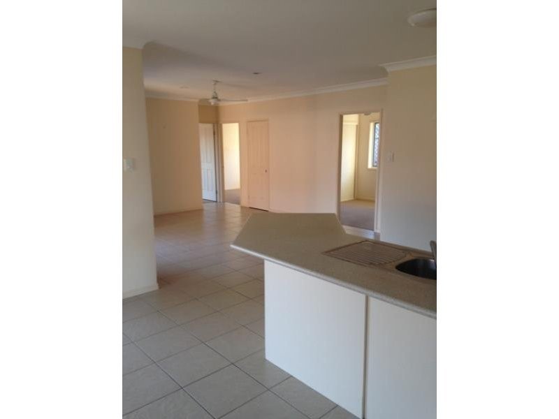 11 Brodie Court, Hillcrest QLD 4118