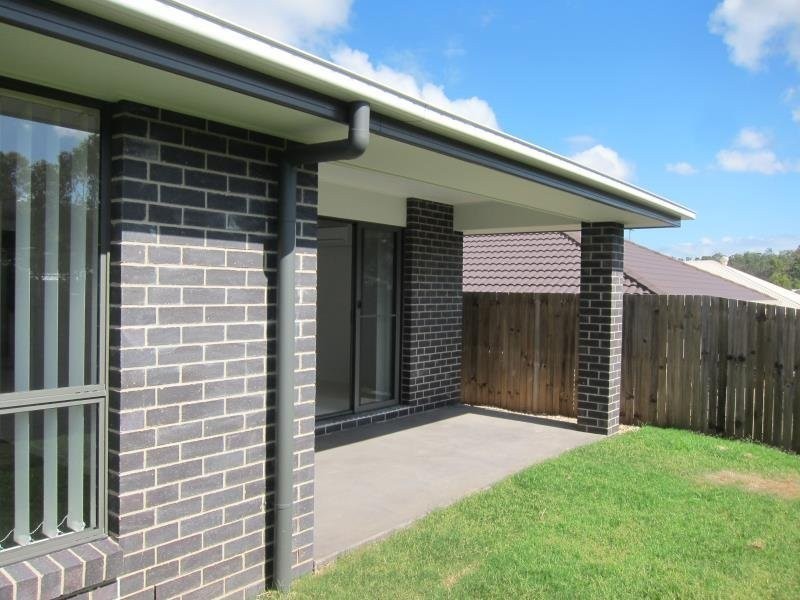 40 Valentine Circuit, Augustine Heights QLD 4300