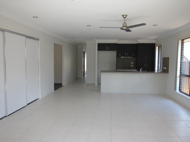40 Valentine Circuit, Augustine Heights QLD 4300