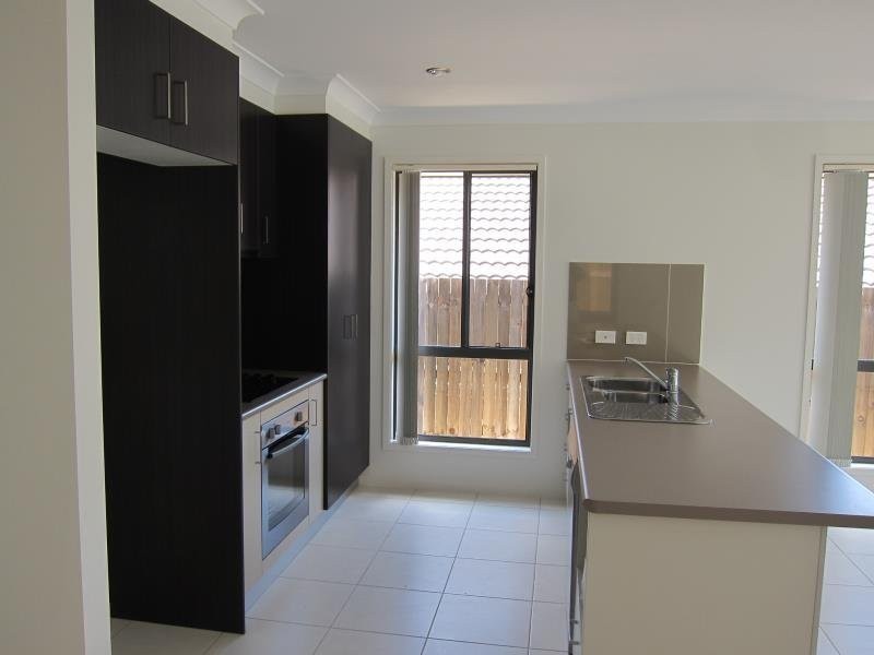 40 Valentine Circuit, Augustine Heights QLD 4300