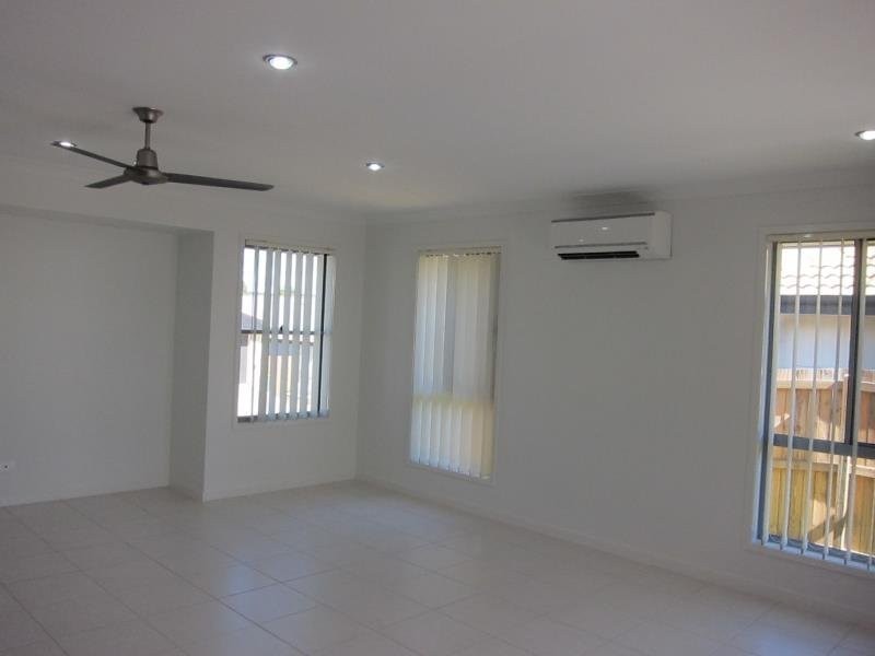 9 Hallvard Crescent, Augustine Heights QLD 4300