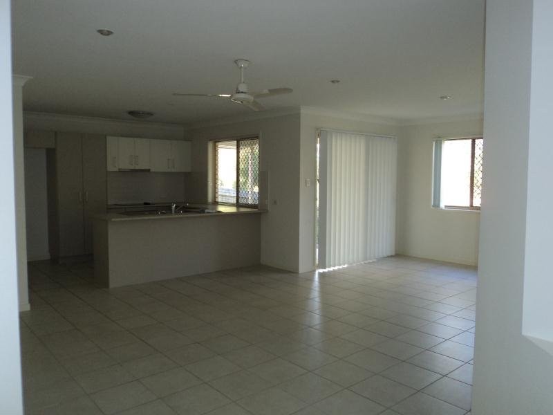 8F Shepherd Street, Brighton QLD 4017