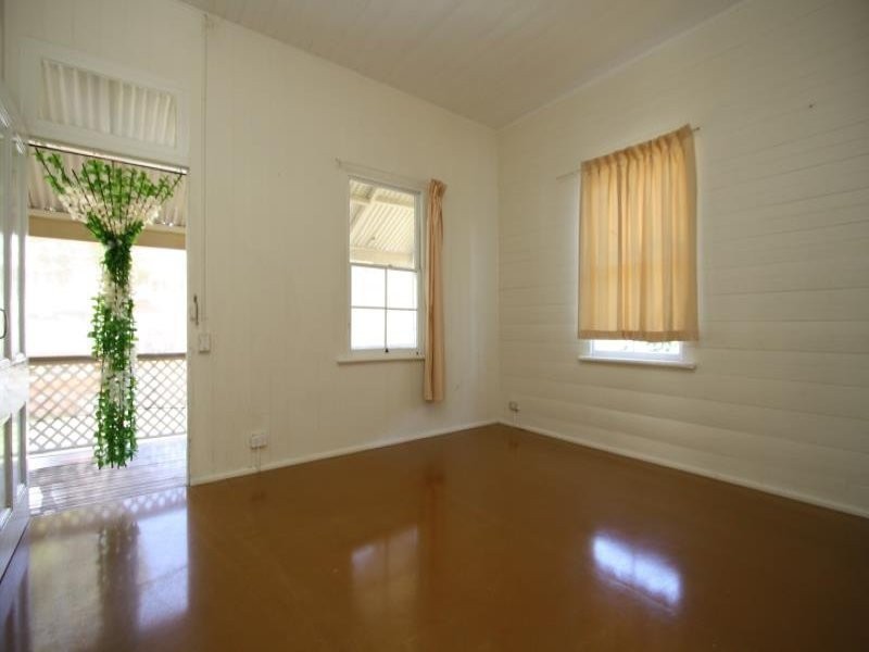 12 Bay Terrace, Wynnum QLD 4178