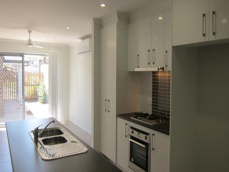 2/50 Lamington Road, Redbank Plains QLD 4301