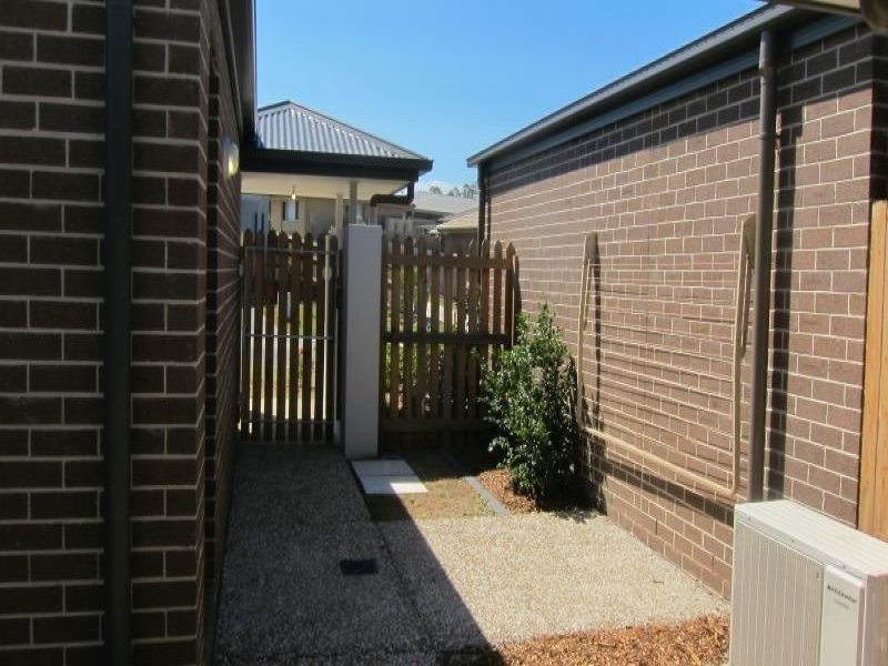 2/50 Lamington Road, Redbank Plains QLD 4301