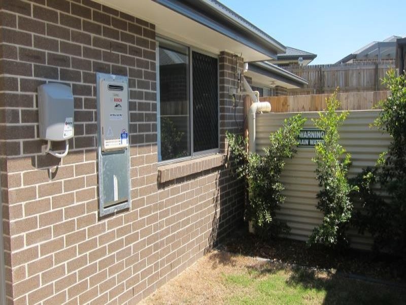 2/50 Lamington Road, Redbank Plains QLD 4301