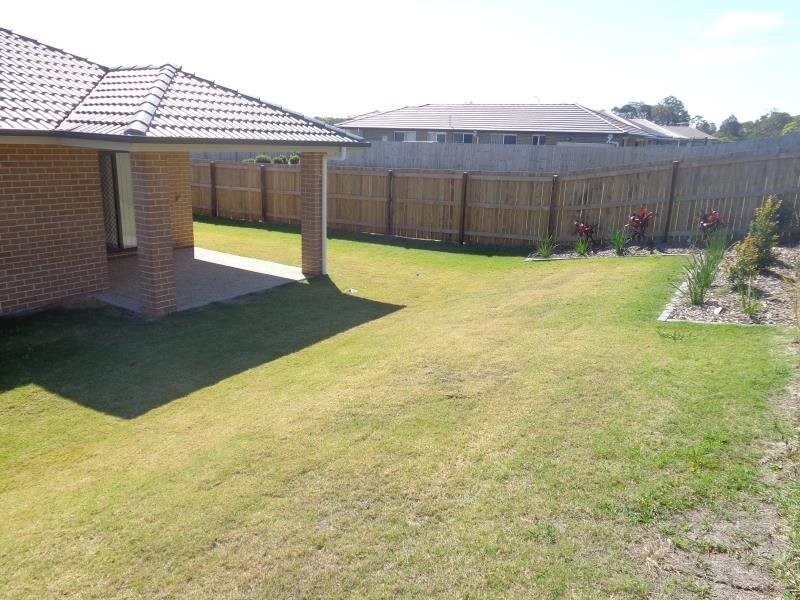 1/20 Water Gum Crescent, Ningi QLD 4511