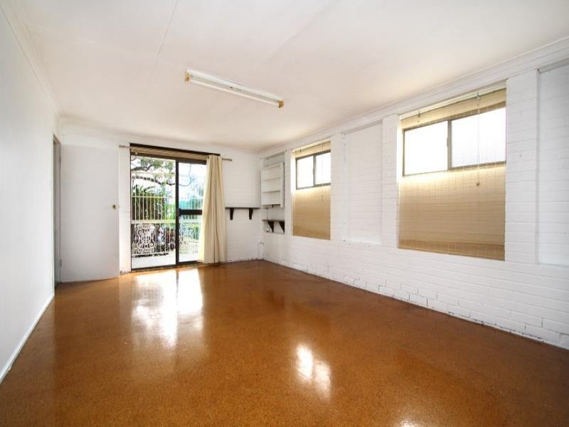 11 Gordon Parade, Manly QLD 4179