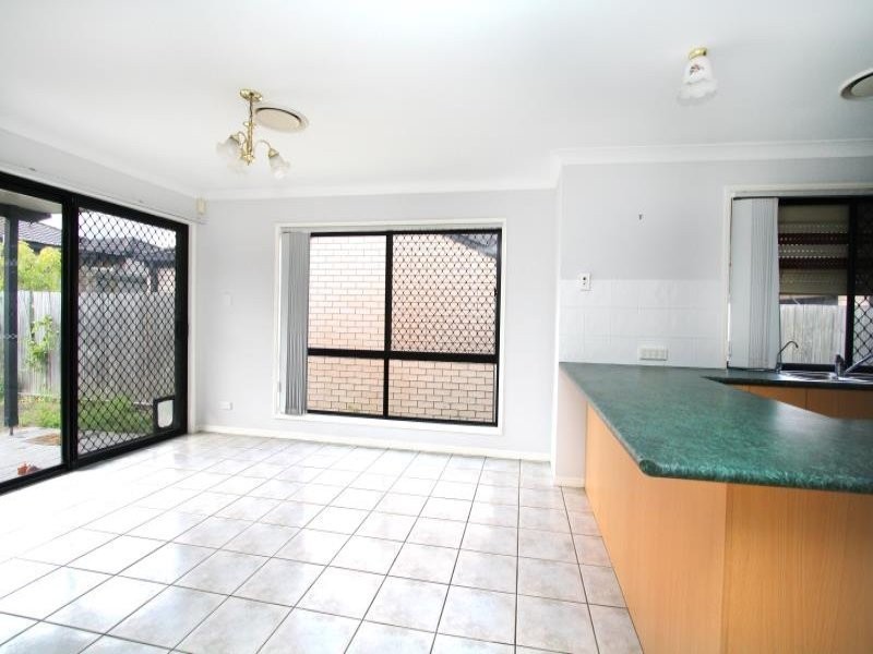 5 Wandi Close, Riverhills QLD 4074