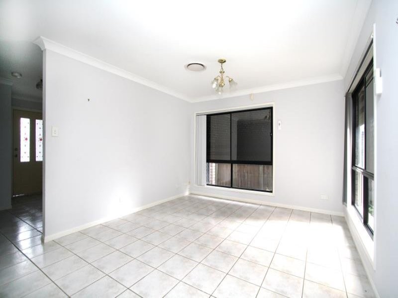 5 Wandi Close, Riverhills QLD 4074