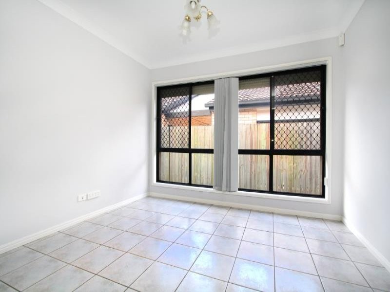 5 Wandi Close, Riverhills QLD 4074