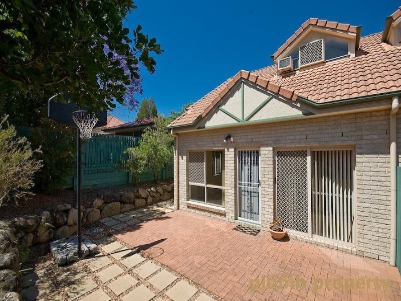 2/59 Gamelin Crescent, Stafford QLD 4053