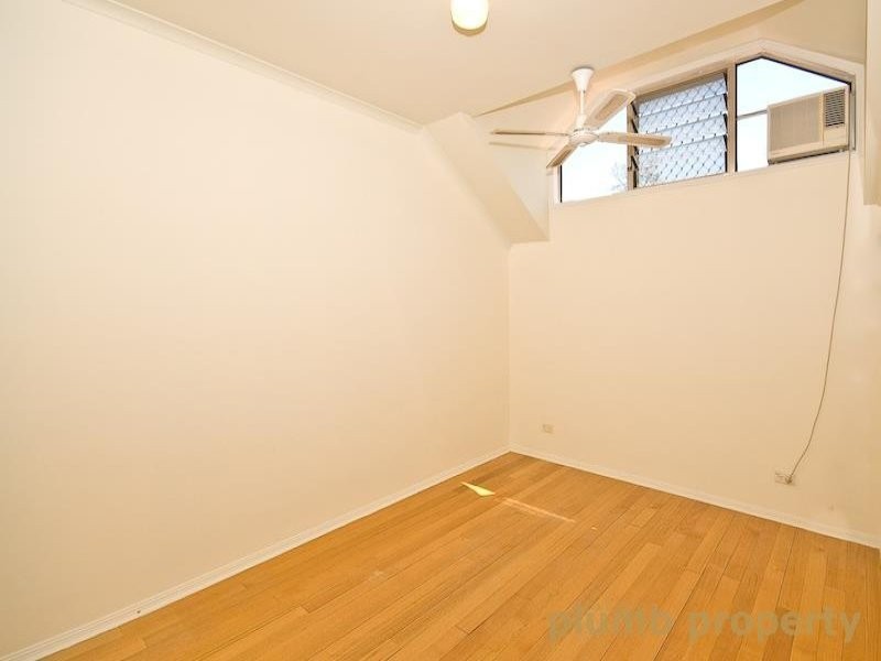 2/59 Gamelin Crescent, Stafford QLD 4053