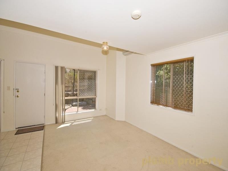 2/59 Gamelin Crescent, Stafford QLD 4053