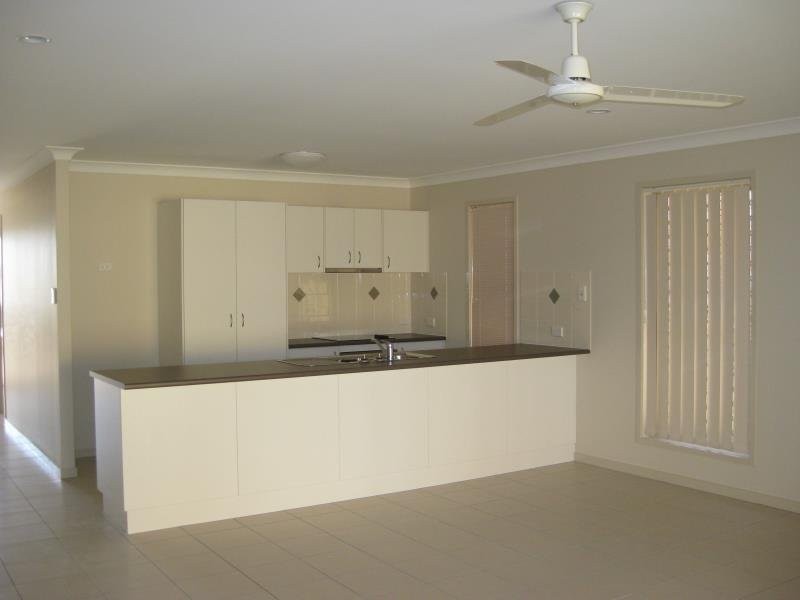 9 Vanessa Close, Richlands QLD 4077