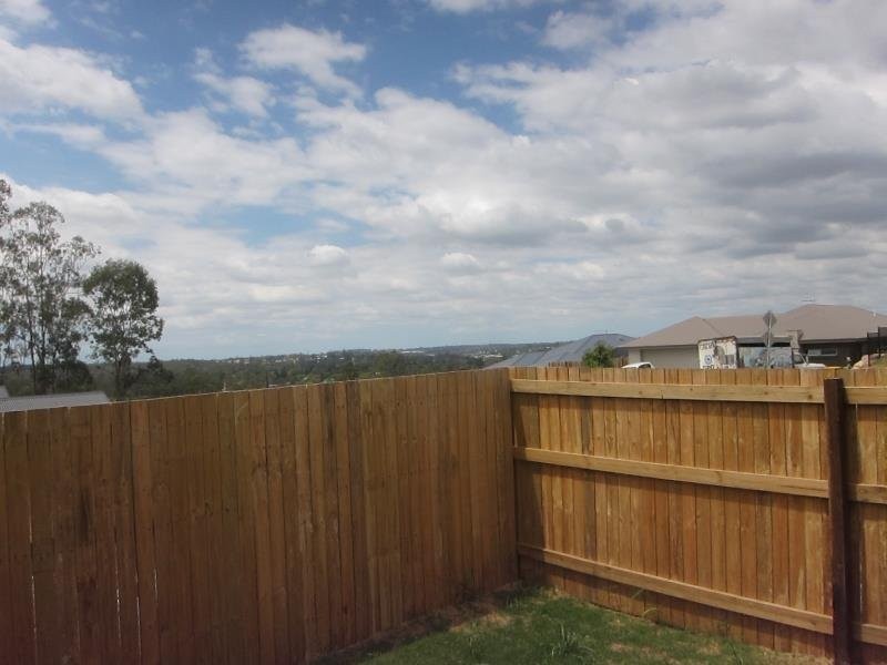 2/3 George Rant Court, Goodna QLD 4300