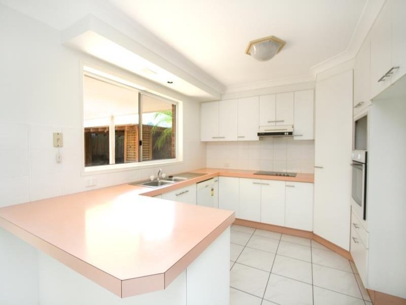 11 Poinciana Close, Mount Gravatt East QLD 4122