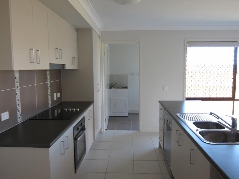 8 Crestwood Street, Bahrs Scrub QLD 4207