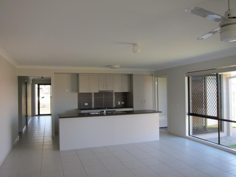 8 Crestwood Street, Bahrs Scrub QLD 4207