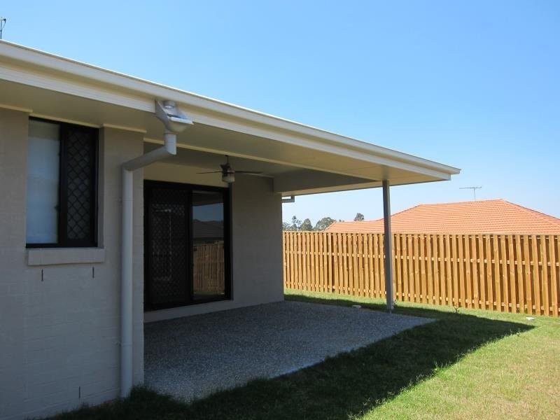 8 Crestwood Street, Bahrs Scrub QLD 4207