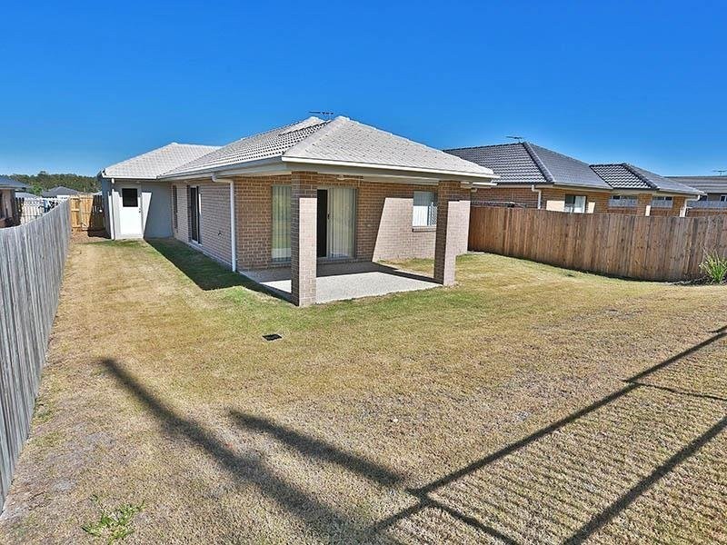 2/20 Water Gum Crescent, Ningi QLD 4511