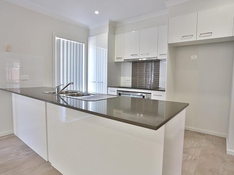 2/20 Water Gum Crescent, Ningi QLD 4511