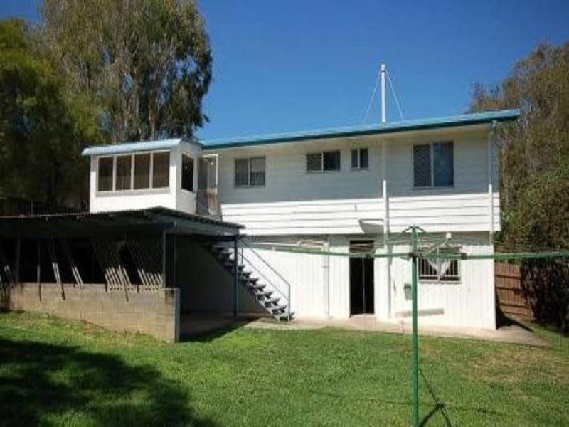 4 Kuring-gai Chase, Petrie QLD 4502