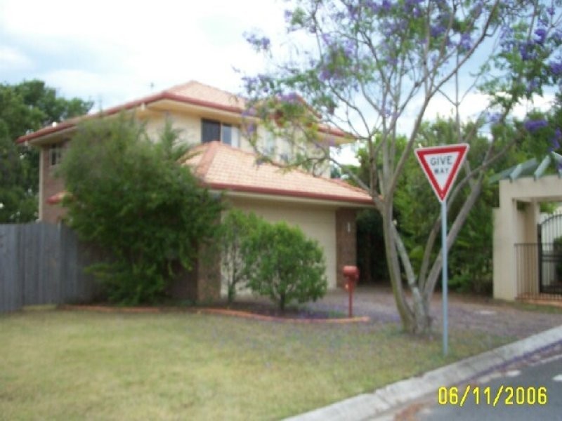 1 1 Magnolia Grove, Robertson QLD 4109