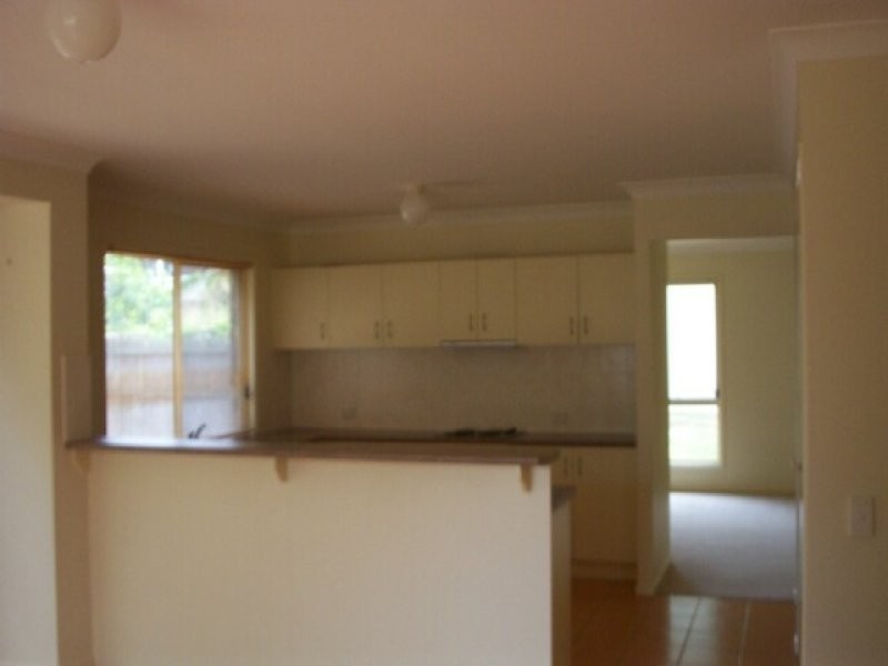 1 1 Magnolia Grove, Robertson QLD 4109