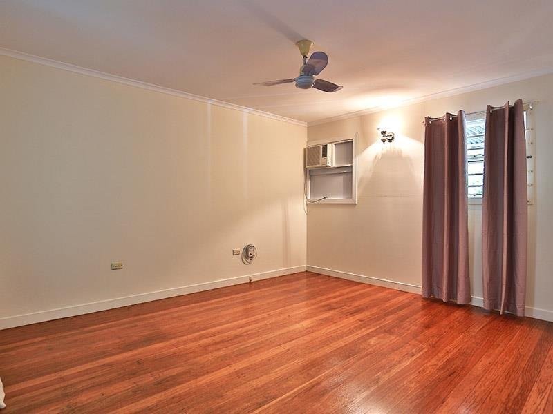 4 Michel Road, Scarborough QLD 4020