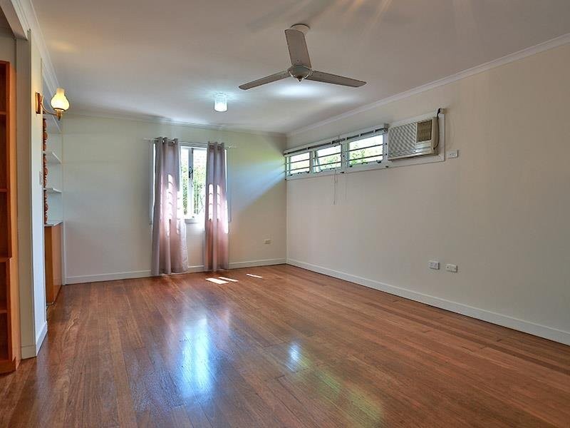 4 Michel Road, Scarborough QLD 4020