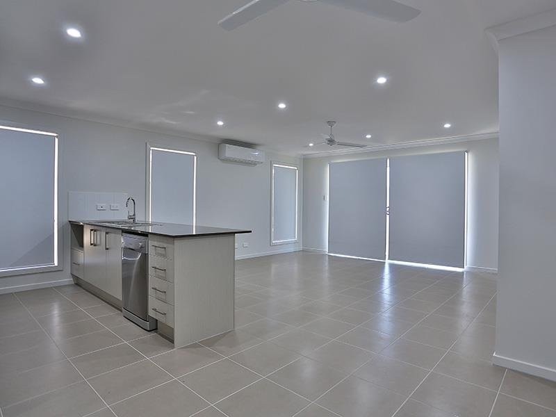 1/33 McLachlan, Willow Vale QLD 4209