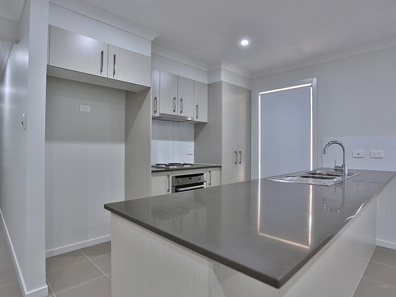 1/33 McLachlan, Willow Vale QLD 4209