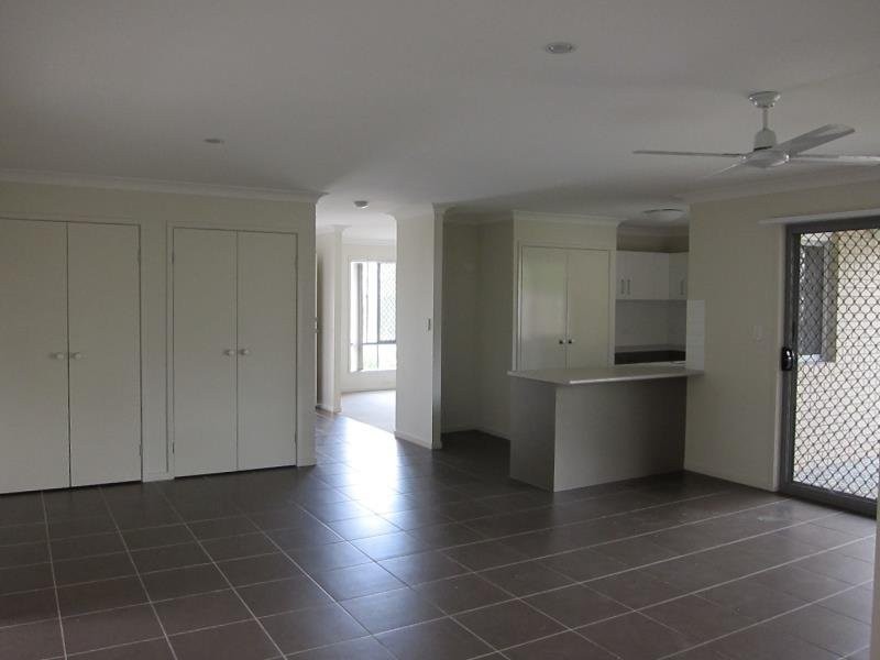 8 Karen Court, Redbank Plains QLD 4301