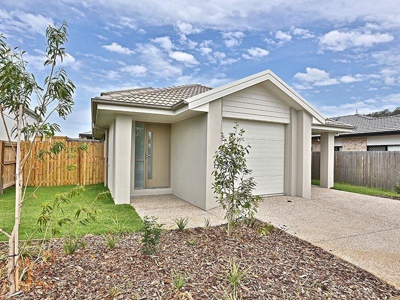 1/8 McKinlay Avenue, Redbank Plains QLD 4301