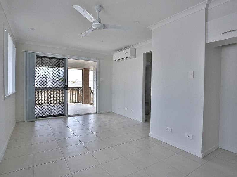 1/8 McKinlay Avenue, Redbank Plains QLD 4301