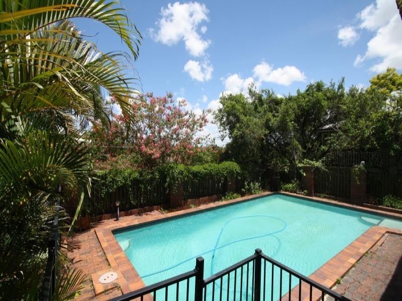 154 Chatsworth Road, Coorparoo QLD 4151