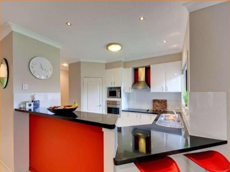 8 Katelyn Ct, Cashmere QLD 4500