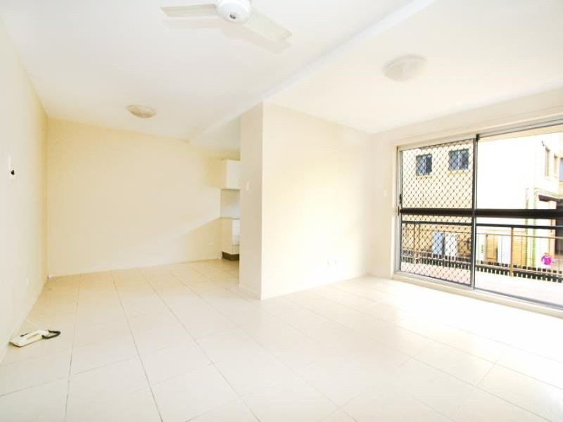 2/123 Old Cleveland Road, Greenslopes QLD 4120