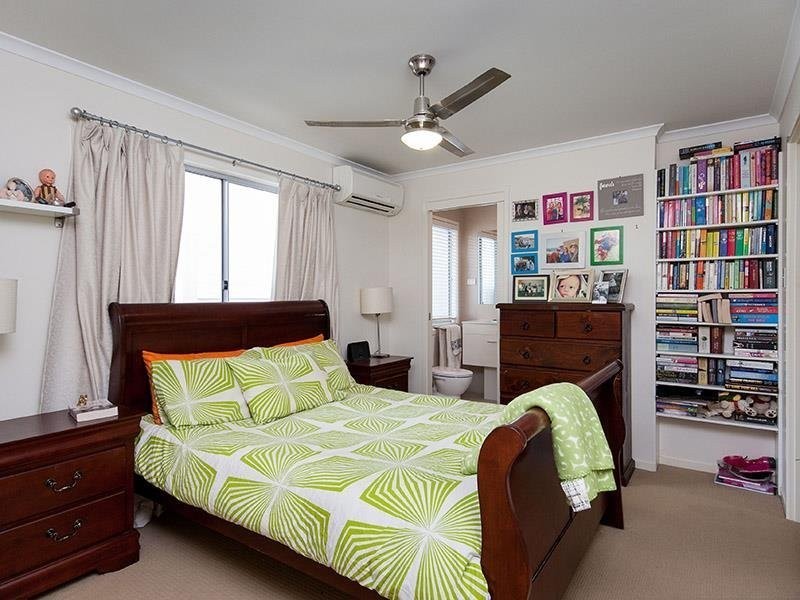 2/54 Gamelin Crescent, Stafford QLD 4053