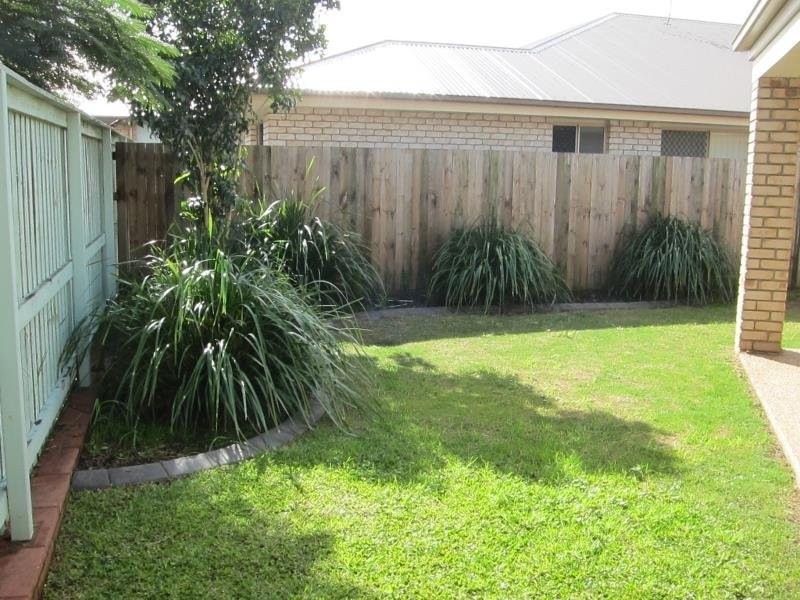 2/18 Kimbolton Drive, Redland Bay QLD 4165