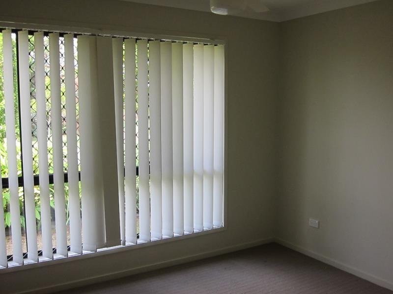 2/18 Kimbolton Drive, Redland Bay QLD 4165