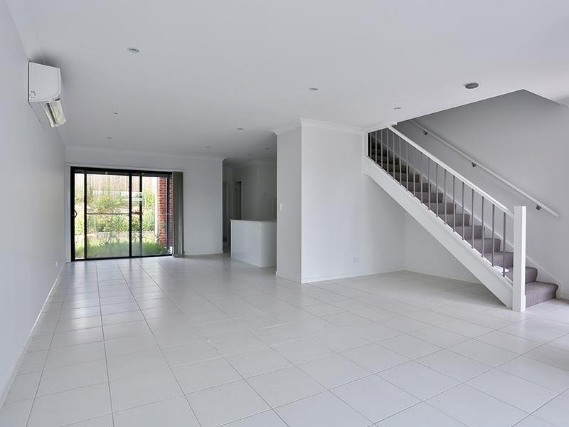 4/33 Pyrite Street, Pimpama QLD 4209